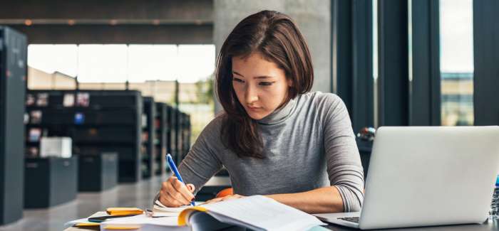 Admissions experts give their advice on what makes an admission essay stand out from the crowd