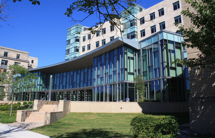 MIT Sloan School of Management by Sloancondev via Wikimedia Commons