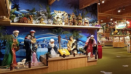 Bronner's Nativity Scene by Peter K Burian via Wikimedia Commons