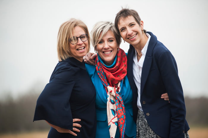 The WeAreJane founders (Vandendreissche center)