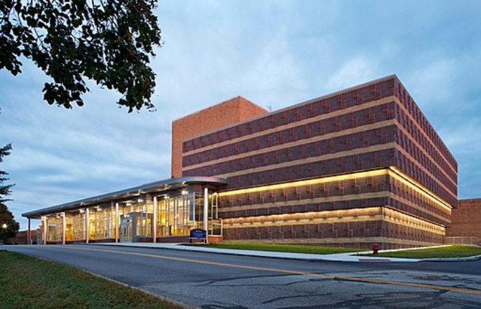 Kent State University by Holzman Moss Bottino Architecture via Wikimedia Commons