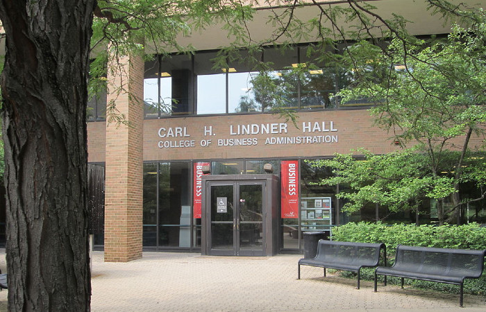 University of Cincinnati Lindner College of Business by Bearcat2011 via wikimedia commons