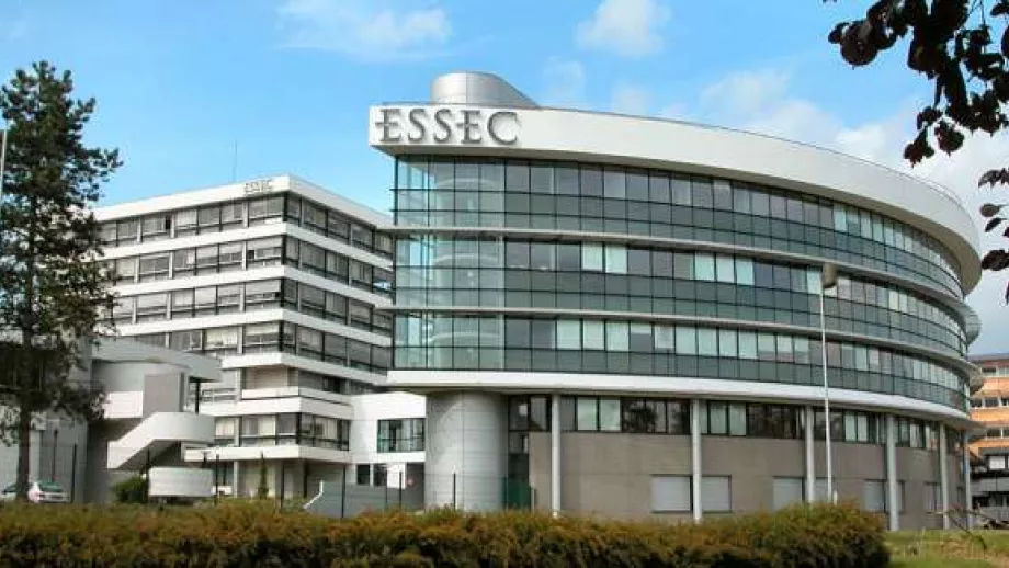 ESSEC campus, wikimedia: rdavout