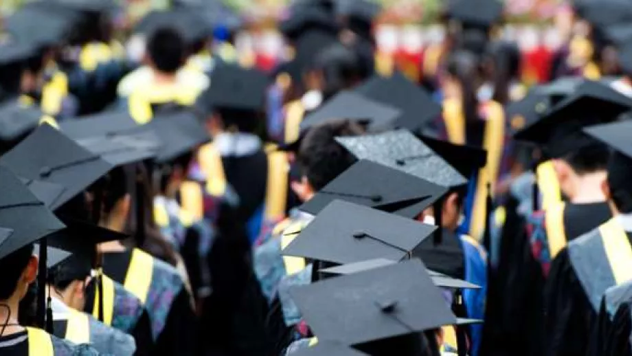 Commencement Speakers Encourage Grads to Change the World main image