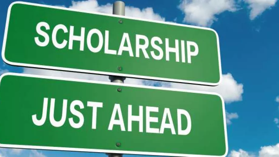 Online MBA Scholarships main image