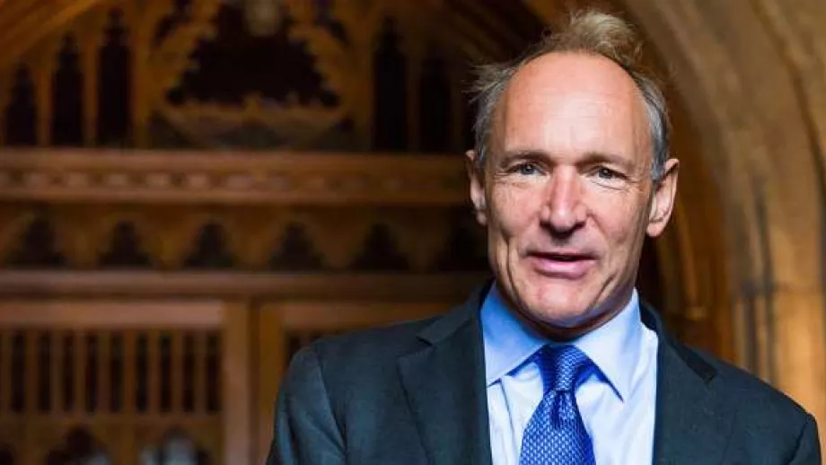 Sir Tim Berners-Lee by Paul Clarke via creativecommons.org