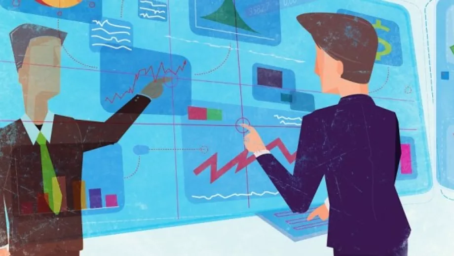 How do the online MBA programs at IE Business School and Warwick Business School compare?
