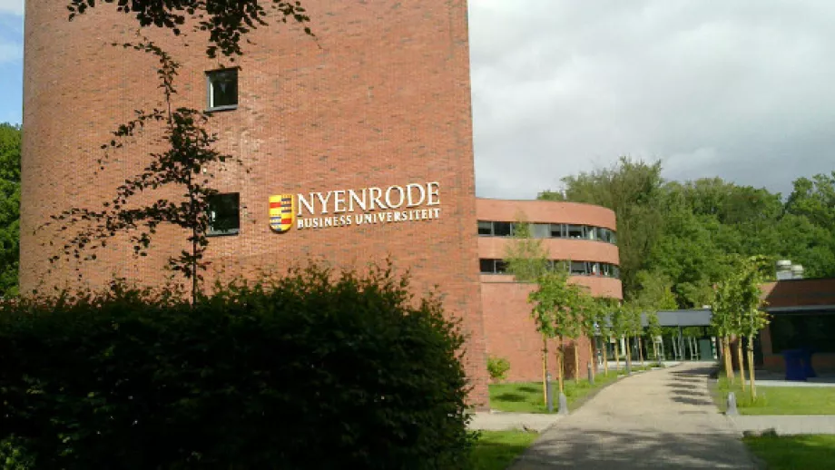 Nyenrode Business School by By Petra de Boevere via Wikimedia Commons