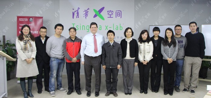 Professor Scott Stern, Professor Gao Xudong and Professor Zhang Wei with MBA students